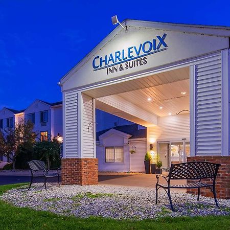 Charlevoix Inn & Suites Surestay Collection By Best Western Exterior photo