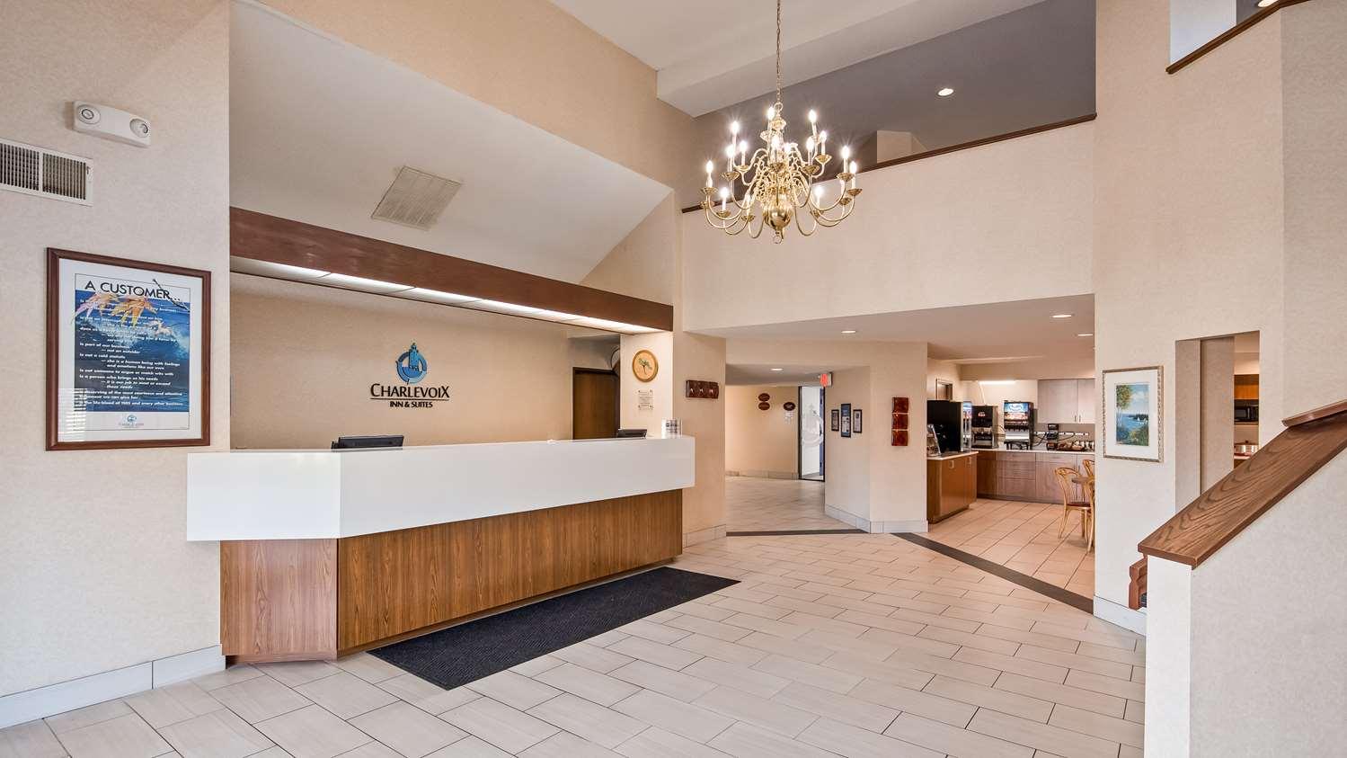 Charlevoix Inn & Suites Surestay Collection By Best Western Exterior photo